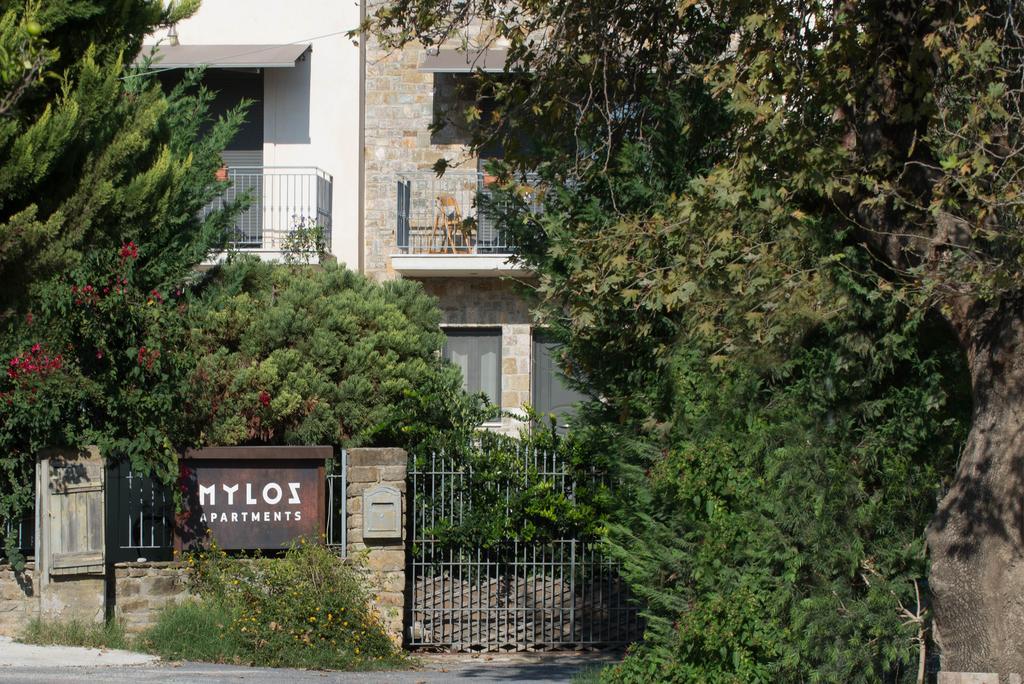Mylos Apartments Gialova Extérieur photo