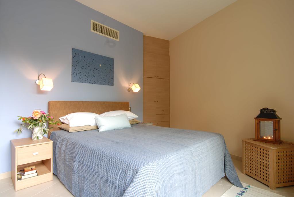 Mylos Apartments Gialova Chambre photo
